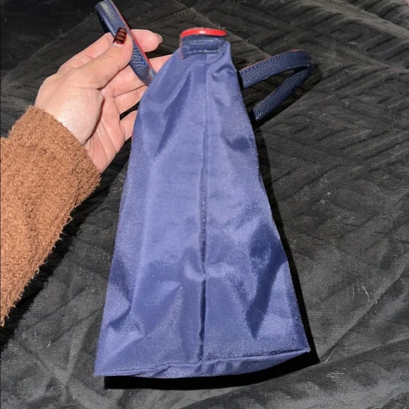 Longchamp Navy Blue zip tote with red details and silver hardware - Picture 4 of 16